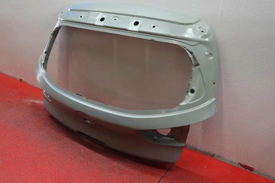 2018 2020 HYUNDAI ELANTRA GT REAR LIFTGATE SHELL OEM - Imagem 3 de 4