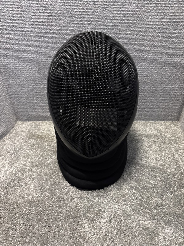 Fencing Mask/Helmet - Size Medium - Resist.Tissu 350 N EN13567 Level 1 - Used