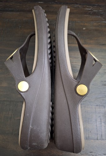 CROCS Sanrah Women Size 8 Gold Matte Circle Ring Wedge Espresso Brown Thong Shoe - Picture 7 of 9