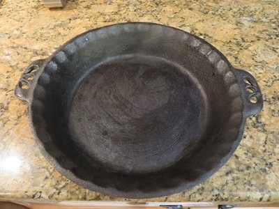 Camp Chef True Seasoned Cast Iron 10  Pie Pan