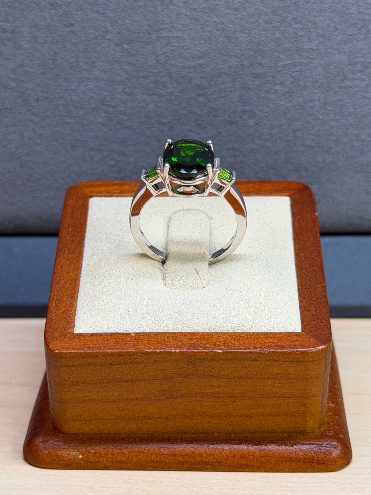 D JOY Sterling Silver Platinum Plated Natural Chrome Diopside Ring Size 7 - NEW