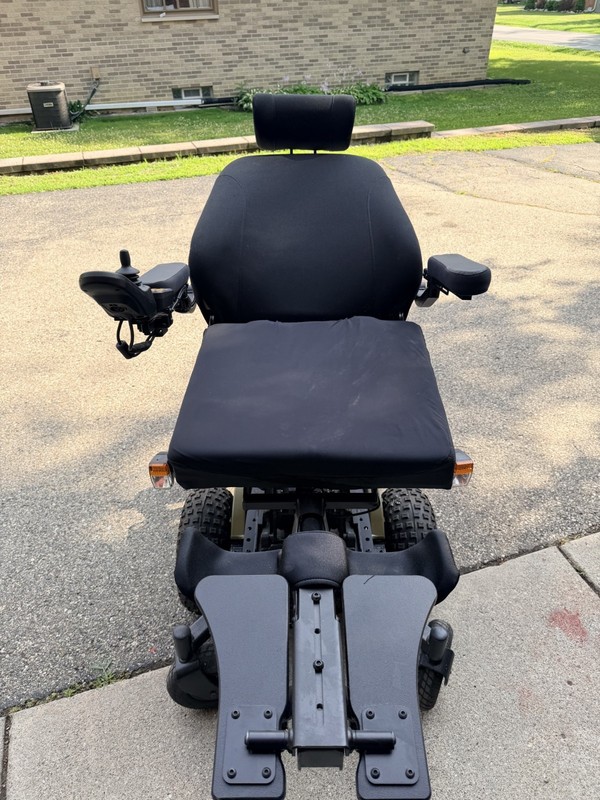  Frontier V6 Off-Road Power Wheelchair Seat Lift, Tilt & Recline