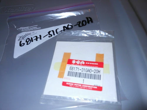 EMBLEM, REAR (SILVER) *{MODEL K6 FOR YKL}*