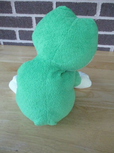 Animal Adventure.Green FROG 12" Tall Plush Stuff Bright Reptile Yellow Eyes 2008 - Picture 3 of 3