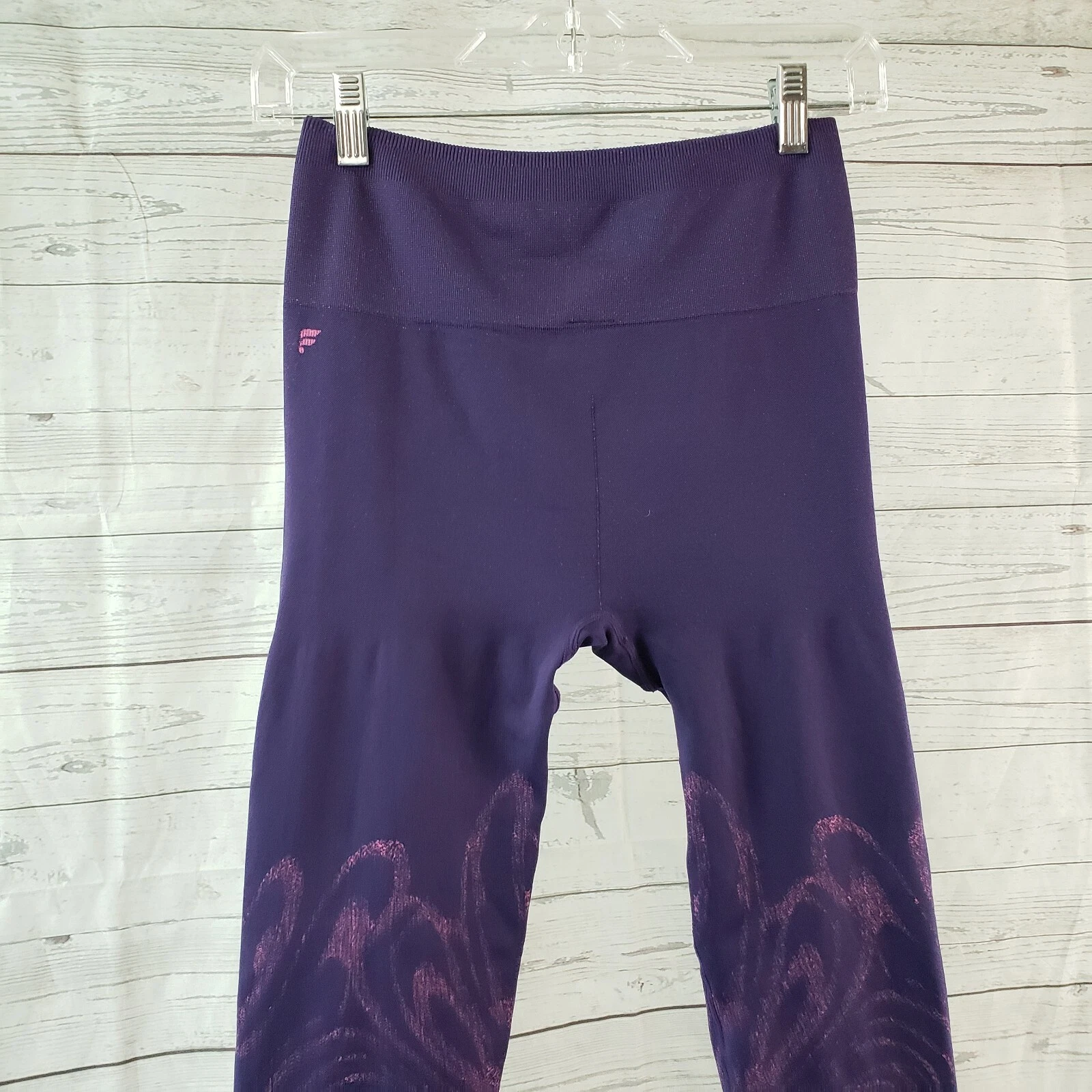 fabletics high waisted seamless cropped leggings