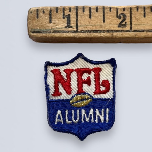 Vintage NFL National FOOTBALL League ALUMNI Patch Player - Picture 1 of 2