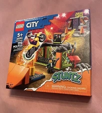 NEW LEGO City Stuntz Stunt Park (60293) Stuntz Flywheel Motorcycle 170 pcs Set