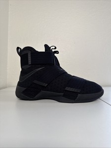 DeadStock Nike LeBron Zoom Soldier 10 \