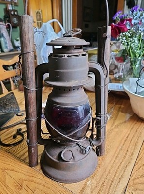 Antique 1923 Dietz Red Globe Little Wizard Lantern 