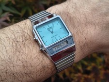 Casio Ana-digi AQ-800EC-2AEF blue dial stainless steel bracelet watch