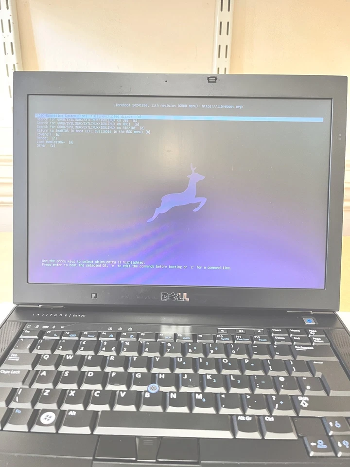 DELL LATITUDE E6400 Linux laptop - Libreboot flashed - Upgraded - Image 2 of 4