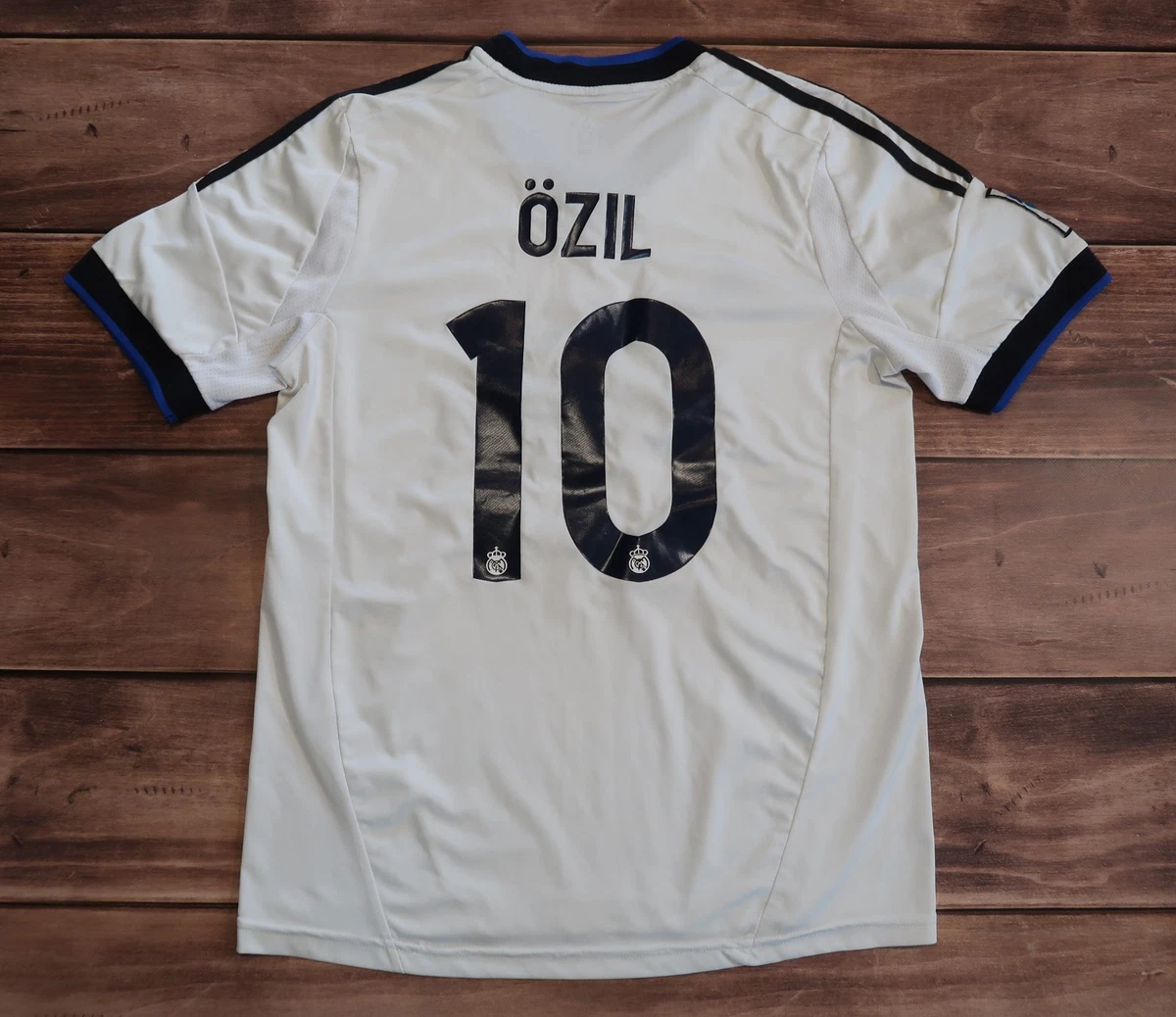 Preços baixos em Real Madrid mesut özil fã de Futebol Clube
