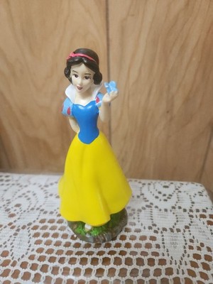 New Disney Snow White  Figurine  6''  Holding Butterfly