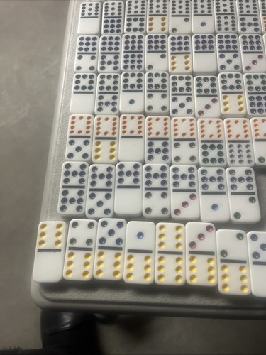 Nuevo Juego DOMINOES - RMS int. En lata original - pepitas de colores 28 dominó - Imagen 13 de 17