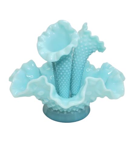 Fenton Hobnail Turqious Glass 3 Horn Epergene Centerpiece Bud Vase VTG Rare Mint - Picture 1 of 9