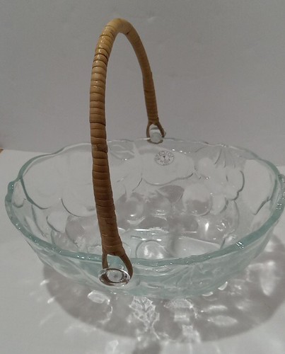 Vintage Etched Art Glass Fruit Bowl With Wicker Handle - Picture 3 of 10