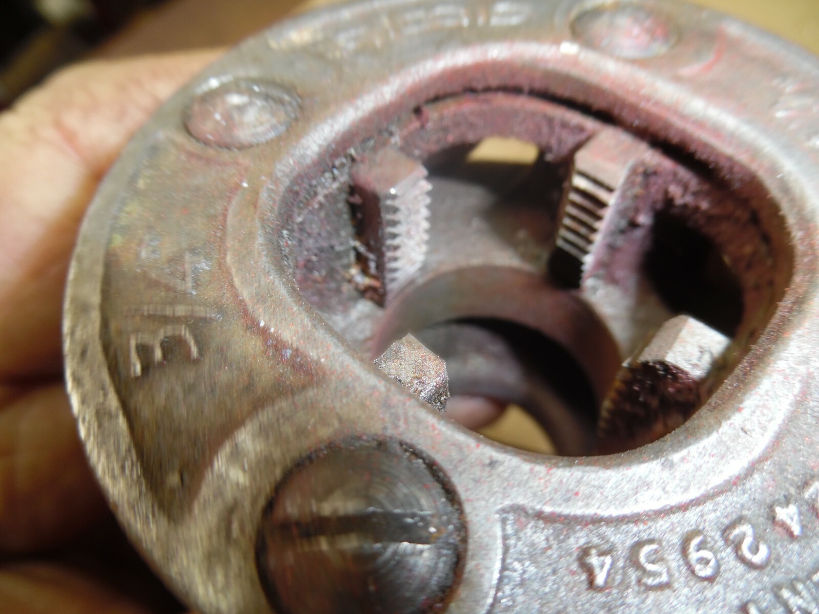 RIDIGID PIPE  DIES /  V MAC INDUSTRIES THREAD  CUTTER  TOOL STEAM / GAS  ENGINE
