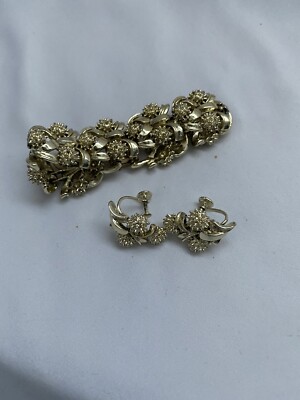 Vintage CORA Bracelet Gold-toned 1960's Matching Screw-On Earrings Stunning