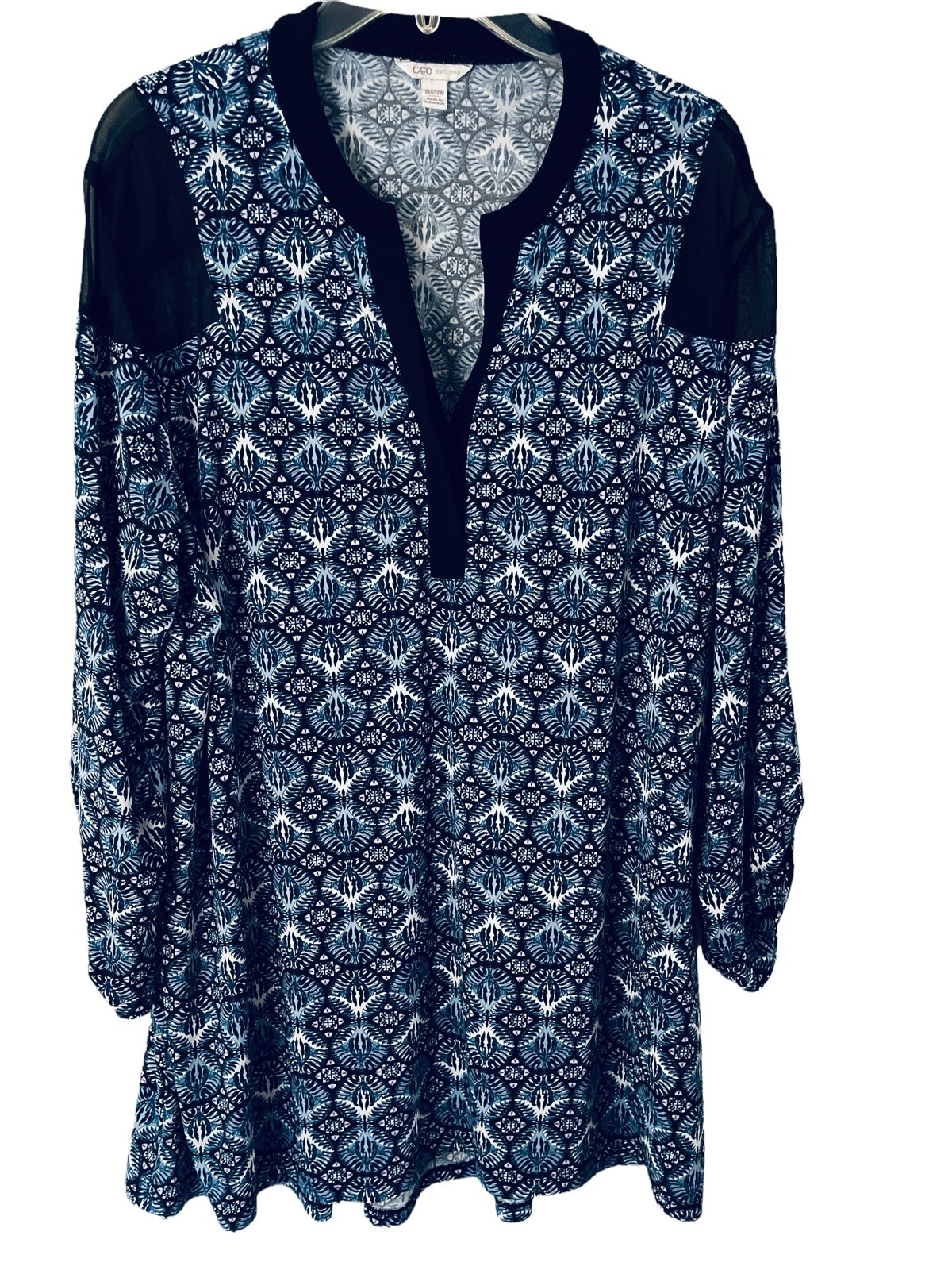 Cato 18W/20W Top Stretch Knit Tunic Geometric Henley V-Neck 3/4 Sleevess