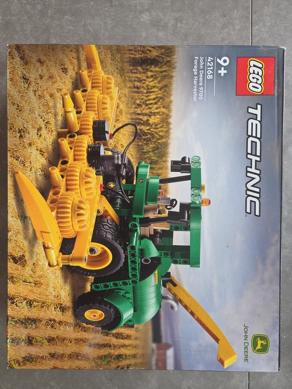 LEGO TECHNIC: John Deere 9700 Forage Harvester (42168)