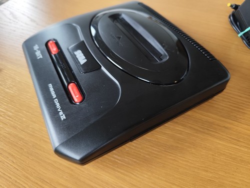 Genuine Sega Mega Drive 2 II PAL+Genuine Controller+Genuine Au Adapter+ Booklets - Picture 8 of 14