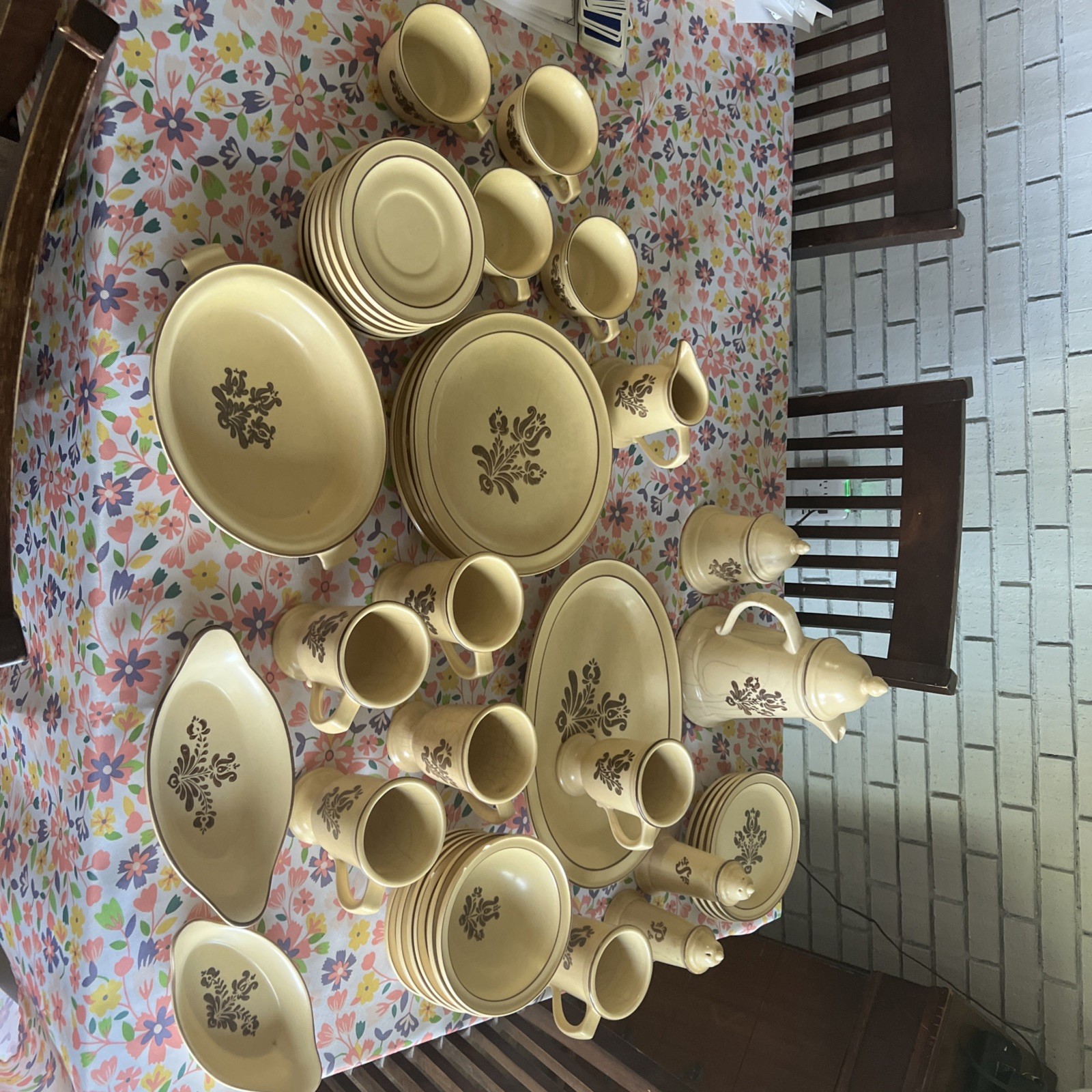 1976 PFALTZGRAFF Village Dinnerware Stoneware Vtg Folk Art S