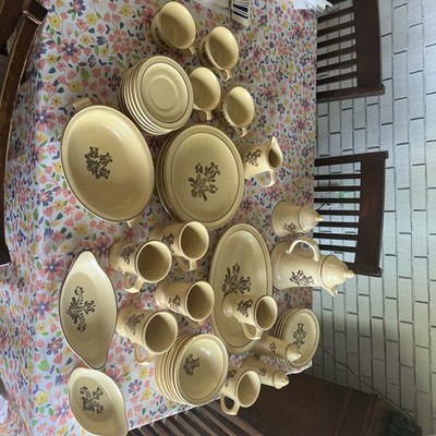 1976 PFALTZGRAFF Village Dinnerware Stoneware Vtg Folk Art Set