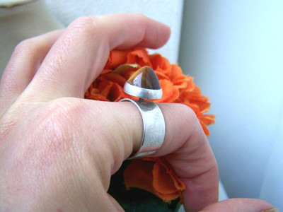 WUNDERSCHÖNER VINTAGE MODERNIST MASSIV 925 STERLINGSILBER TIGERAUGE RING GRÖSSE R 8,5