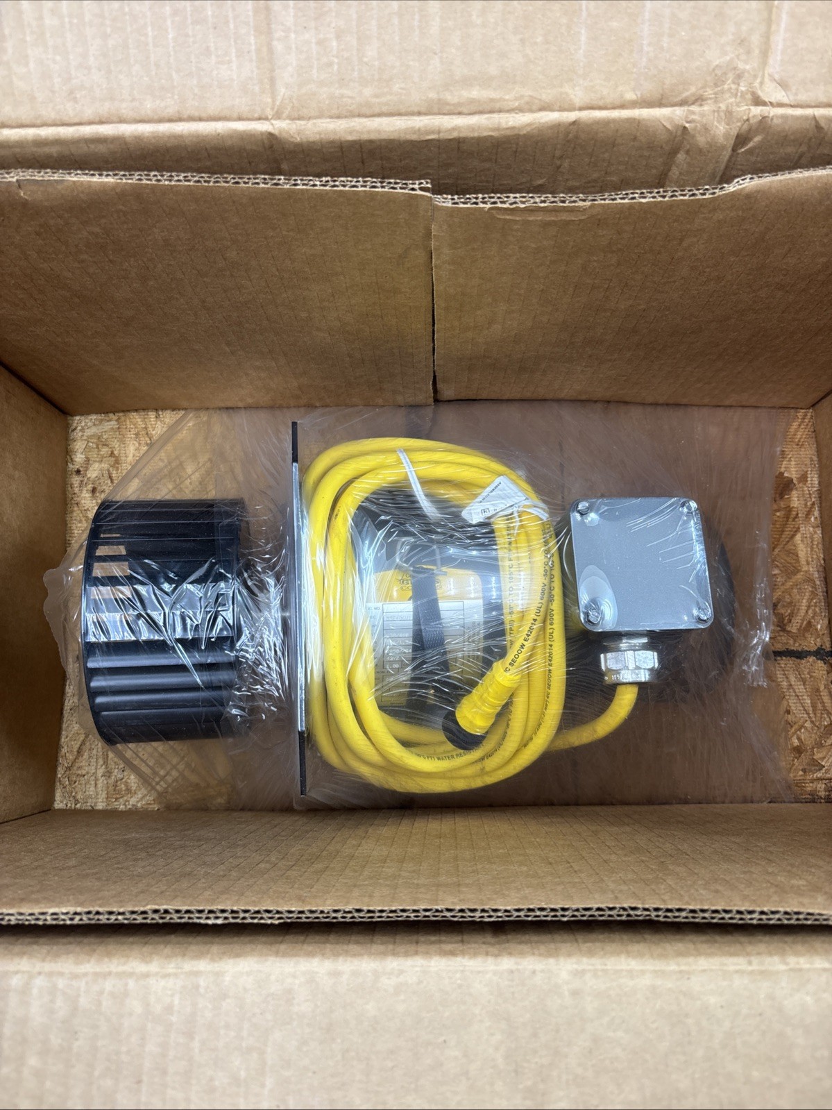 New In Open Box BALDOR RELIANCE ABB 33E406W115G2 EXHAUST/COOLING BLWR MPW C HOOD