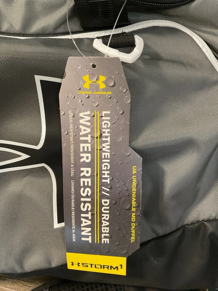 全新 Under Armour 行李袋 防水 伟大的圣诞礼物 — 第 4/4 张图片