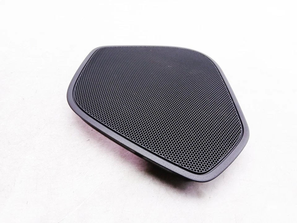 AUDI Q3 8U DOOR SPEAKER COVER GRILLE REAR LEFT PASSENGER SIDE 8U0035435 2016 - Image 4 of 4