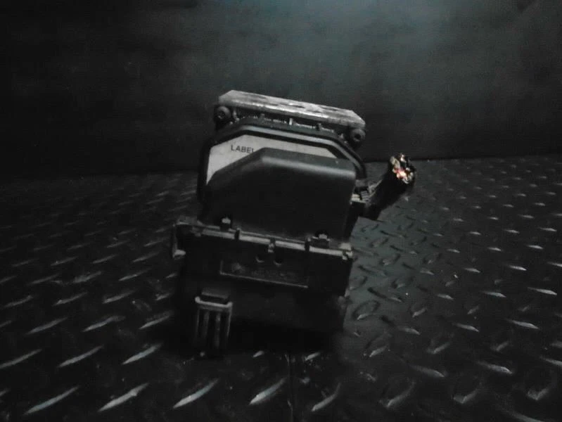 2003 Saturn VUE Anti Lock Brake Module - Image 2 of 3