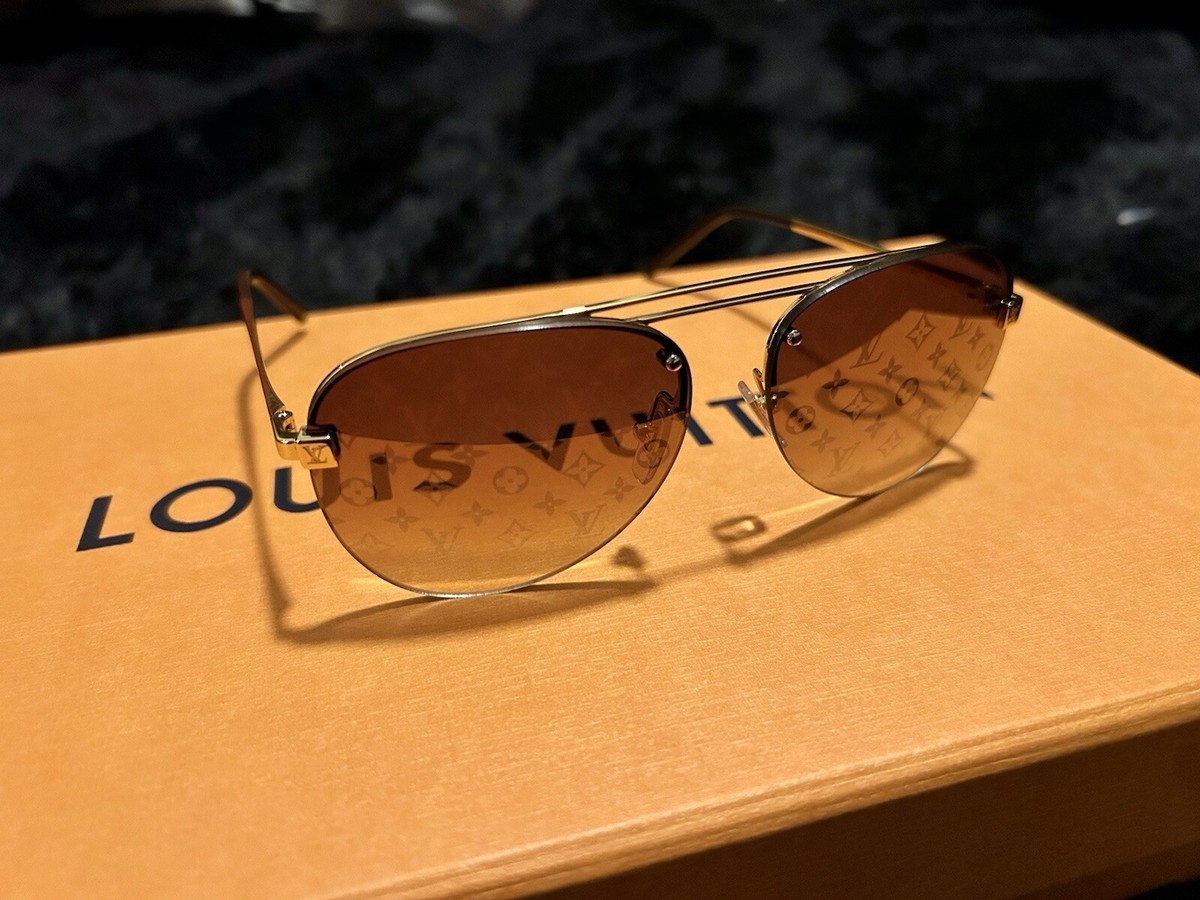 LOUIS VUITTON (ルイヴィトン) クロックワイズ ゴールド モノグラム