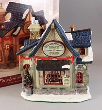 Enchanted Forest The Warming Hut Snack Stand 289-0154 Lighted 15582 Lemax 2003
