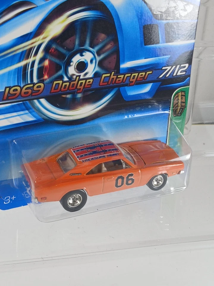 Cargador Dodge Hot Wheels 2006 Treasure Hunt 1969 7 de 12 muy buen estado con protector  Foto 4 de 4
