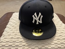Men's Brand New, New Era Navy New York Yankees On-Field 59FIFTY Size 7 3/8 Hat
