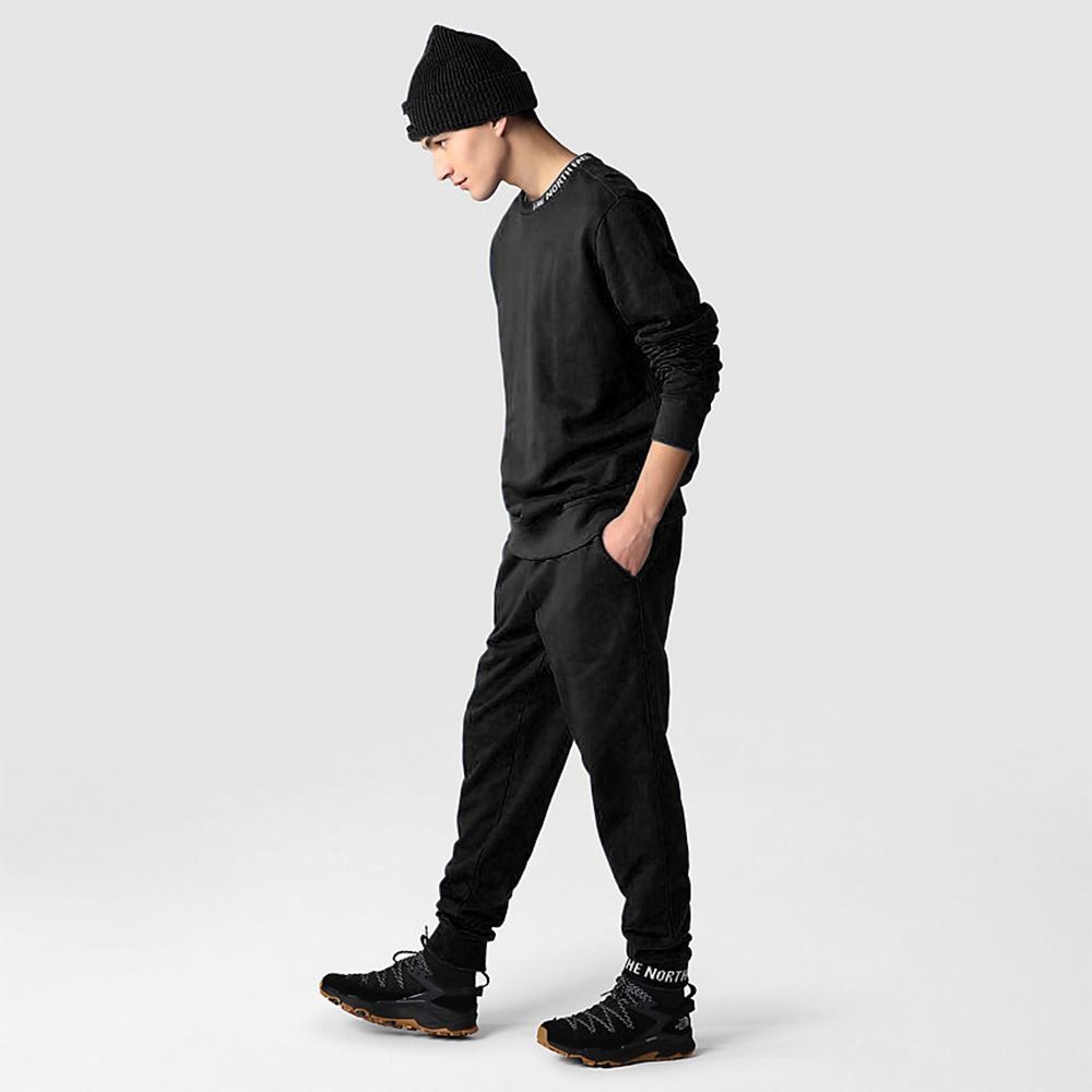 The North Face Men’s Zumu Pullover Crew Neck Tracksuit Set TNF Black