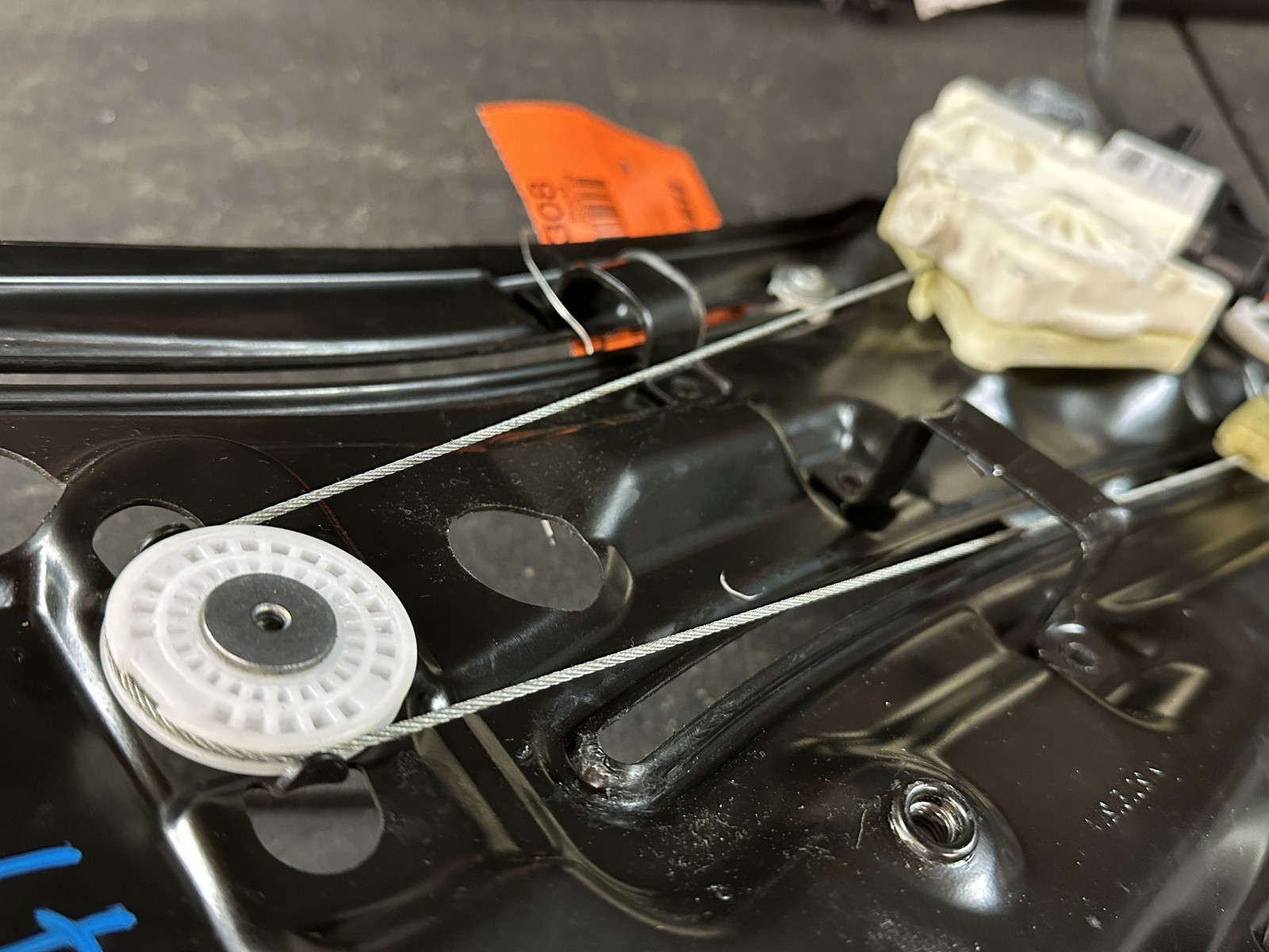 07-11 BENTLEY CONTINENTAL CONVERTIBLE DRIVER QUARTER WINDOW REGULATOR 3W7839397B