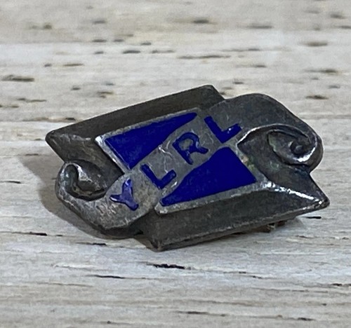 YOUNG LADIES RADIO LEAGUE PIN Metal arts co N.Y Sterling?Pewter? Rare Unique