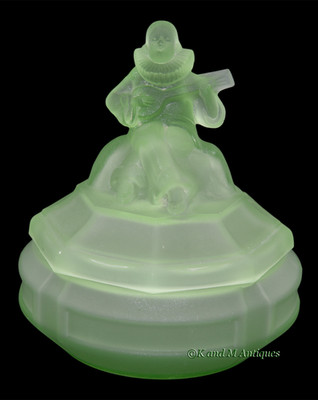 L. E. Smith Minstrel Green Satin 1920s -30 Powder Jar