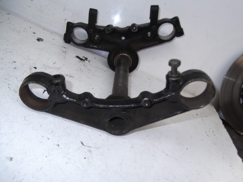 SUZUKI GSXR400 GK71B YOKES - Picture 4 of 6