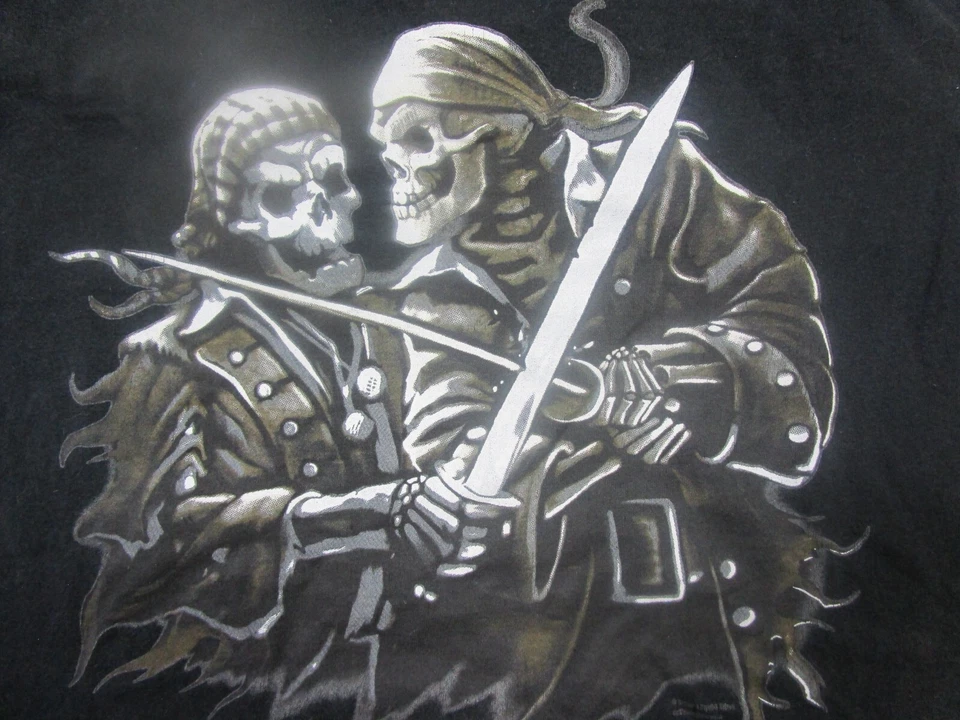 Camiseta gráfica pirata esqueleto azul líquido vintage Y2K (L) duelo espadas caveira - Imagem 3 de 4