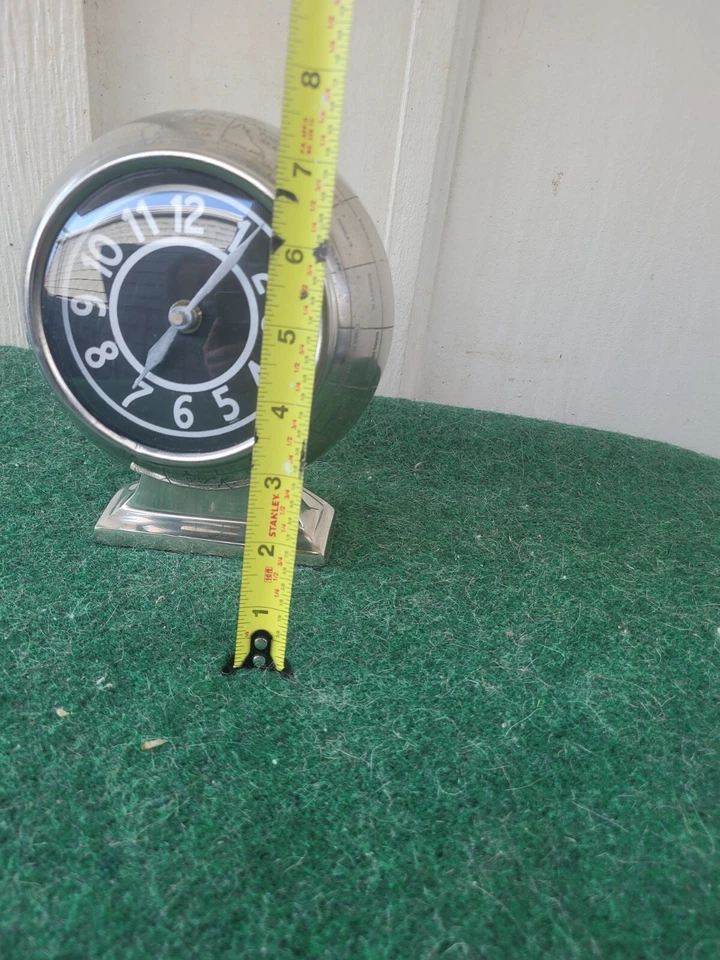 Reloj de mesa Z GALLERIE Titan Foto 3 de 4