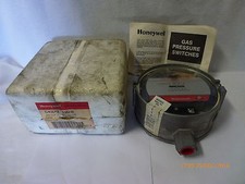 Honeywell C4376-1028 Gas/Air Pressure Switch 0.5-5psig 120-240VAC 120VDC New