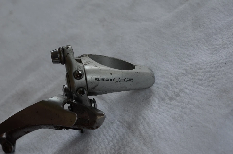 Desviador delantero Shimano 105 FD-1055 - Doble - Abrazadera 28,6 - De colección Foto 2 de 4