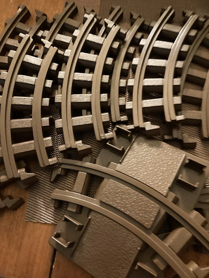 Vintage LINCOLN LOGS SAWMILL Railroad Train Set (Incomplete) - Image 3 of 4