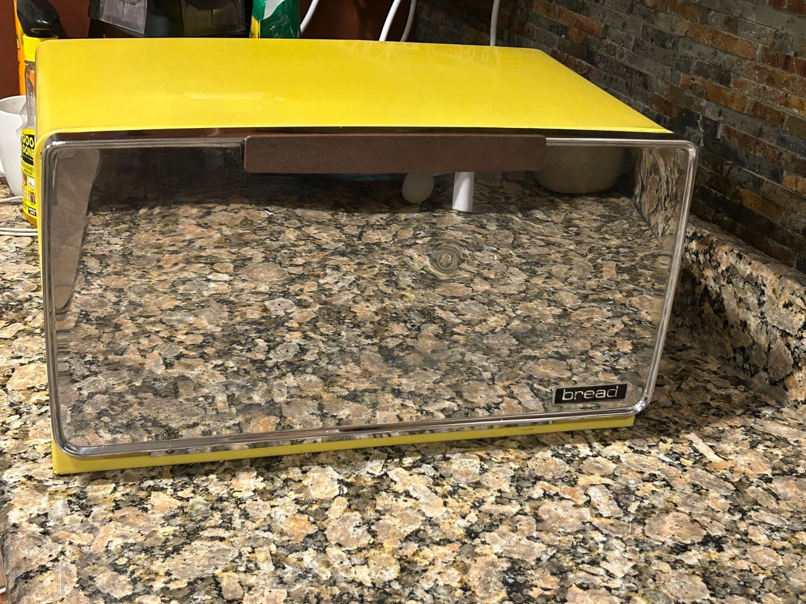 Vintage Lincoln Beauty Ware Chrome Bread Box W Shelf Mid Century Kitchen Classic
Opens in a new wind