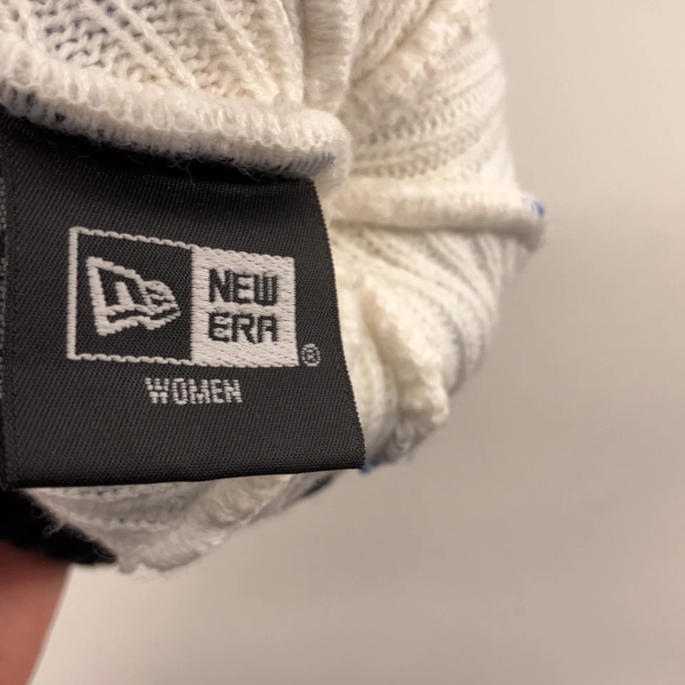 Quinnipiac women's cable knit winter pom-pom hat - Image 4 of 4