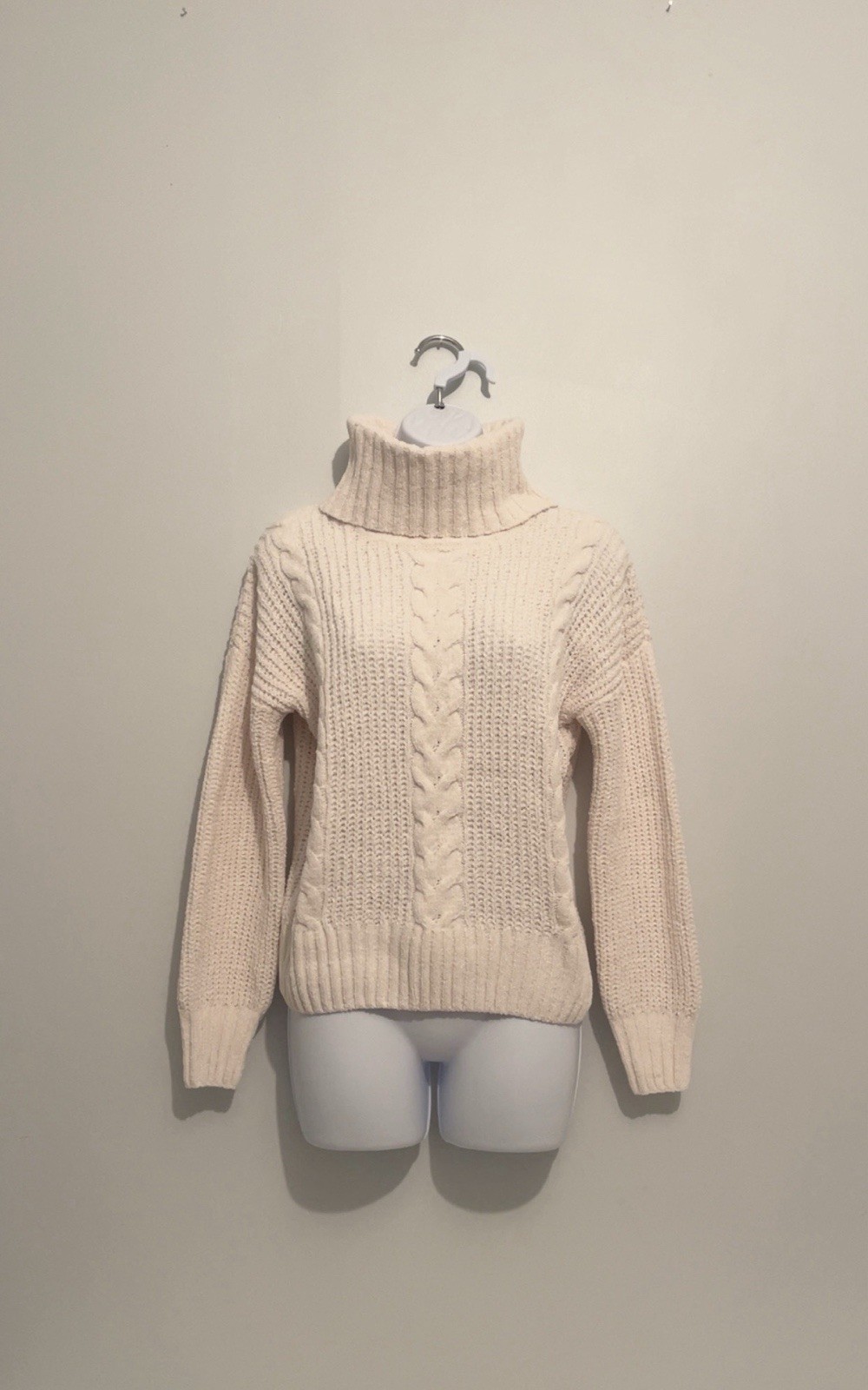 Women’s Junior’s Hippie Rose Turtleneck Cable Knit Sweater White Cream Size XS