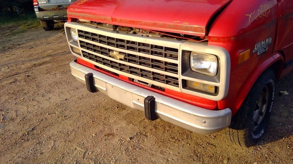 (LOCAL PICKUP ONLY) Hood Excluding 30 Hd Fits 83-96 CHEVROLET 30 VAN 4323628 - Image 4 of 4